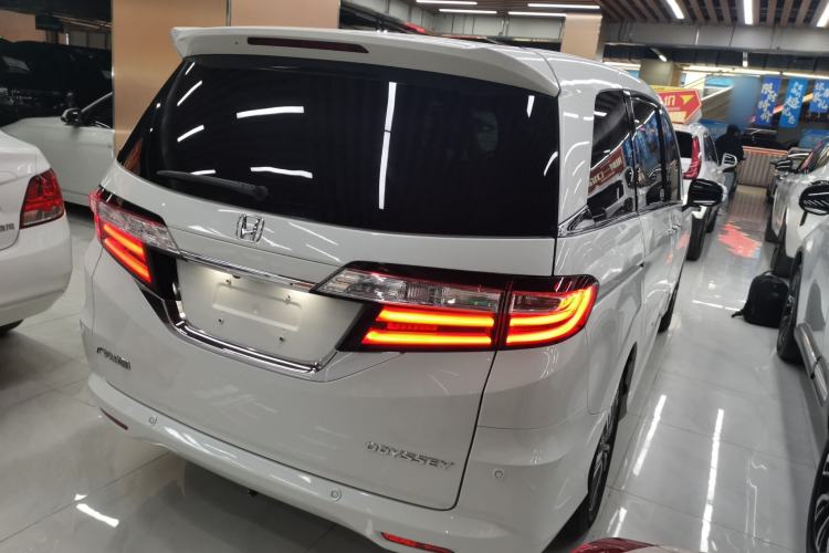 Used Honda Odyssey 2018 2.4L Smart Edition Rear Right 45 Deg
