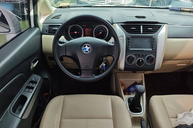 Used Venucia R50 2013 1.6L Manual Luxury Edition Steering Wheel