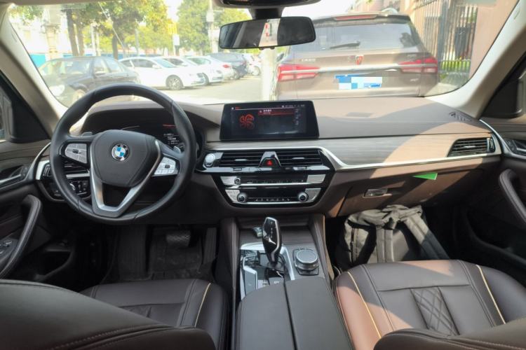 Used BMW 5 Series 2020 530Li Leading Edition Luxury Package Center Console