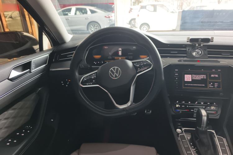 Used Volkswagen Magotan 2023 2 Million Units Limited Edition 330TSI DSG Leading Version
