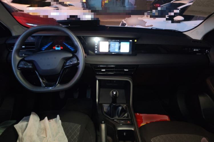 Used Roewe i5 2023 1.5L Manual Comfort Edition
