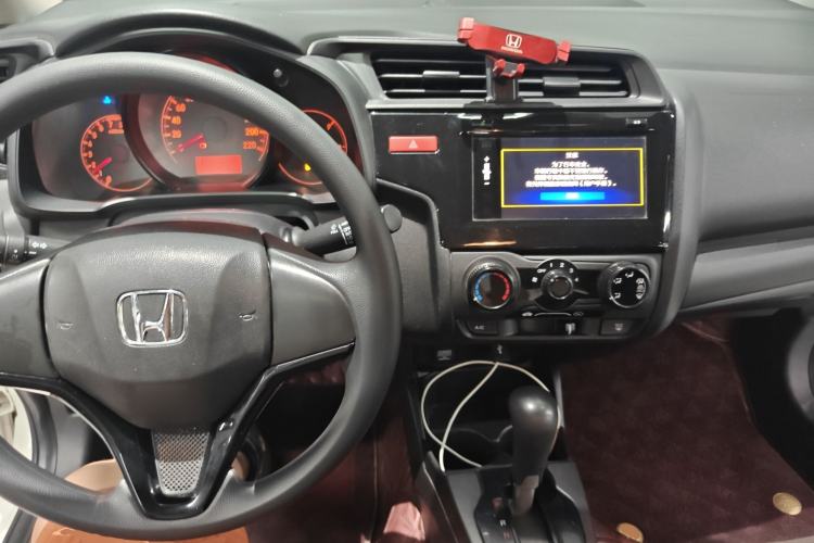 Used Honda Fit 2016 1.5L LX CVT Comfort Model Center Console