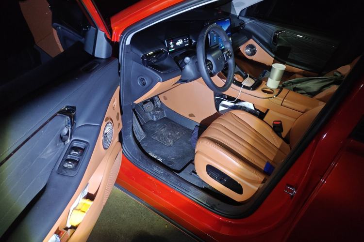 Used AION V 2024 Aion Tyrannosaurus 650 Smart Premium Edition