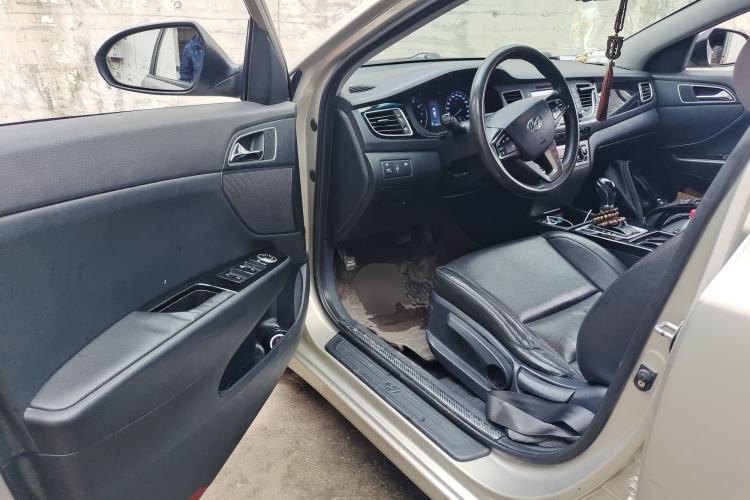 Used Hyundai Mistra 2014 1.8L Automatic Smart GLS Driver Seat