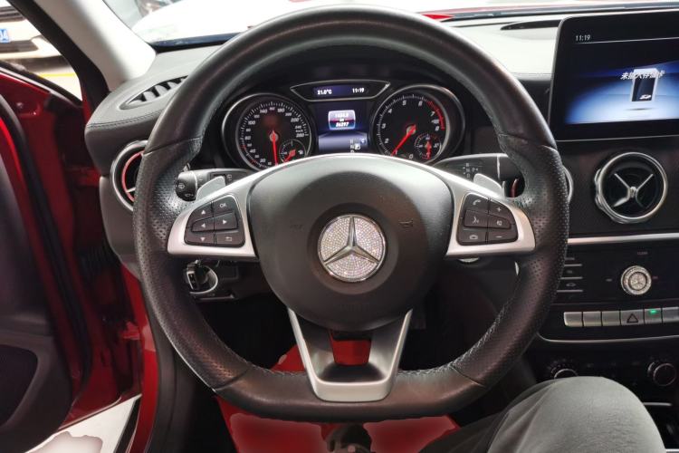 Used Mercedes-Benz GLA 2019 GLA 200 Fashion Model Steering Wheel