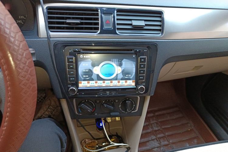 Used Volkswagen Santana 2013 1.6L Manual Comfort Edition
