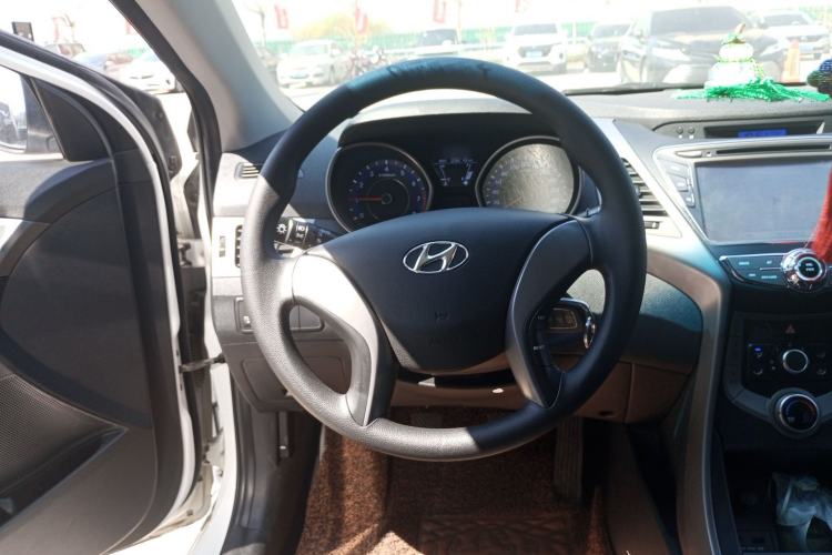Used Hyundai Elantra (5th Generation / Langdong) 2015 1.6L Manual Fashion Edition Steering Wheel