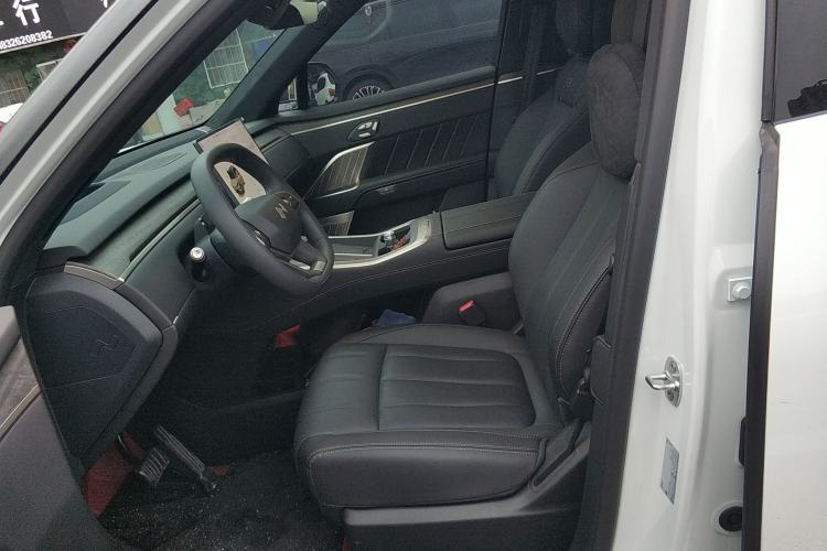 Used ONVO Luxeed L90 2025 Model—Max Six-Seater Version Left Front Seat