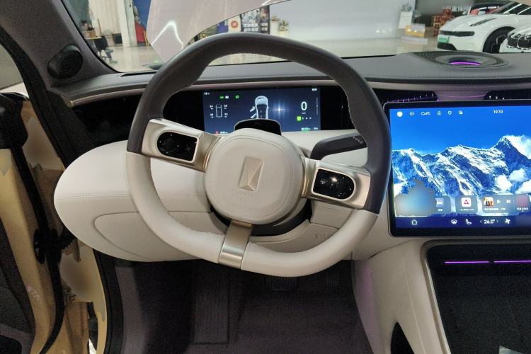 Used Avatr 11 2024 630 Rear-Wheel Drive Edition with Three Lasers Steering Wheel