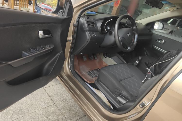 Used Kia K2 2015 Sedan 1.4L MT GLS Driver Seat