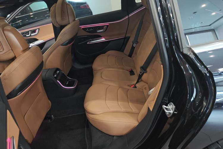 Used Mercedes-Benz E-Class New Energy 2024 E 350 e L Plug-in Hybrid Sports Sedan Left Rear Seat