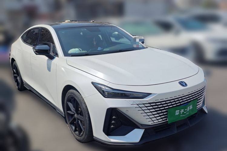 Used Changan UNI-V 2022 1.5T Prestige Version
