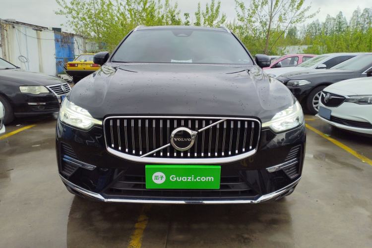 Used Volvo XC60 2023 B5 4x4 Smart Luxury Edition Front