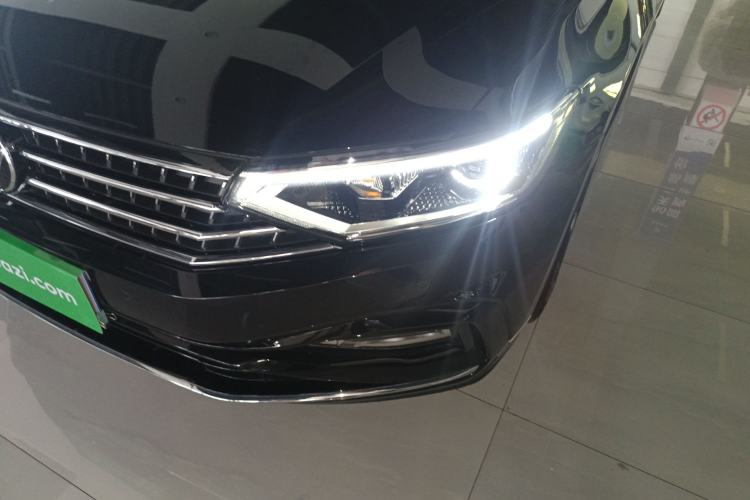 Used Volkswagen Magotan 2023 2 Million Units Limited Edition 330TSI DSG Leading Version Left Front Headlight