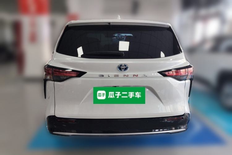 Used Toyota SIENNA 2023 2.5L Hybrid Deluxe Edition
