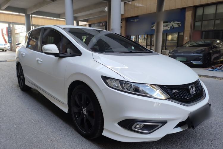 Used Honda Jade 2013 1.8L automatic Comfort version 5 seats
