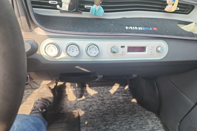 Used Wuling Hongguang MINIEV 2021 Macaron Fashion Model Lithium Iron Phosphate Audio And AC Panel