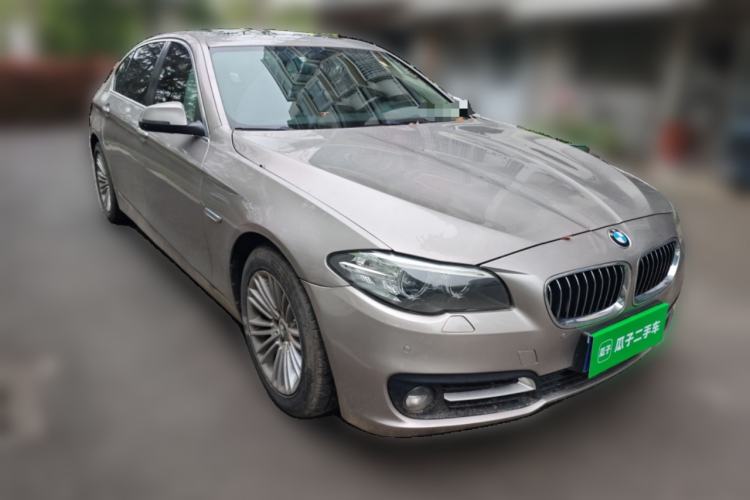 Used BMW 5 Series 2014 525Li Leading Model Front Right 45 Deg