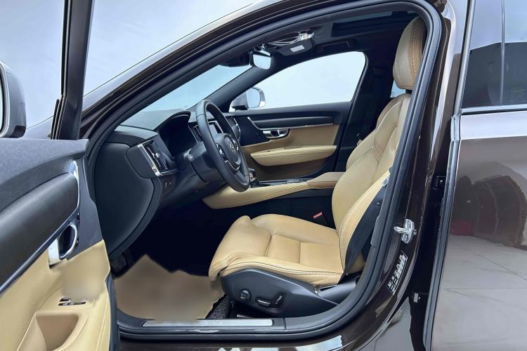 Used Volvo V90 2017 Cross Country T5 AWD Smart Range Edition