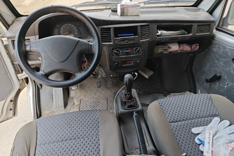 Used Wuling Zhiguang 2015 1.2L Practical LS-I Model
