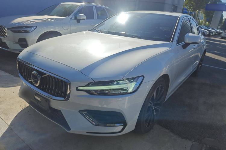 Used Volvo S60 2024 B4 Zhiyuan Luxury Edition