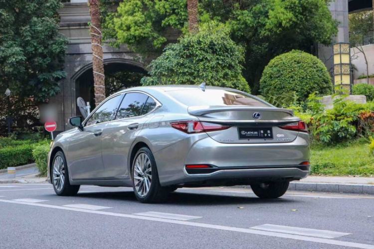 Used Lexus ES 2021 300h Executive Edition
