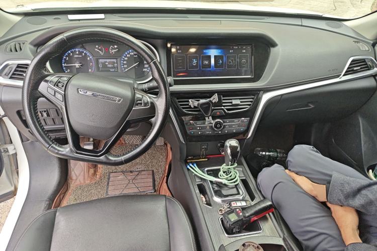 Used Venucia T90 2018 2.0L CVT Smart Connect Luxury Edition China V Standard