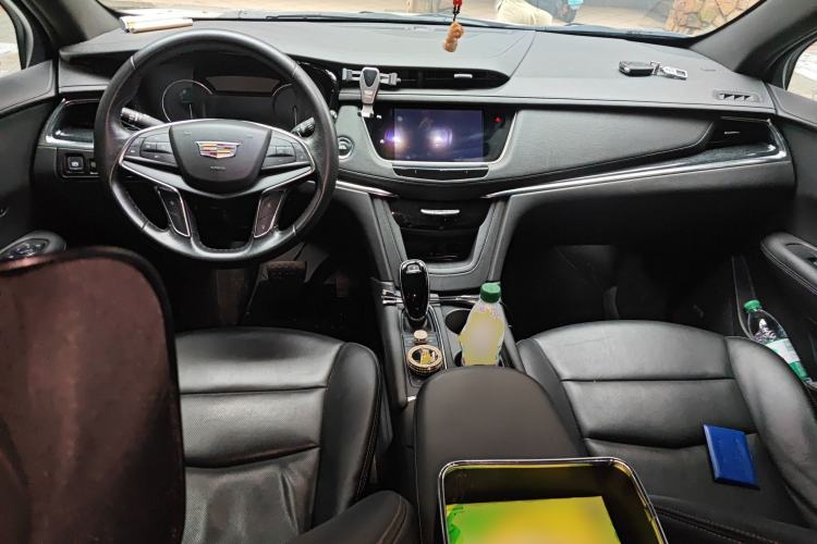 Used Cadillac XT5 2020 Revised Version 28T Luxury Edition Center Console