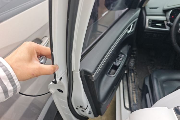 Used Geely Auto Emgrand GL 2018 1.4T Manual Elite Smart Connectivity Version Driver Seat