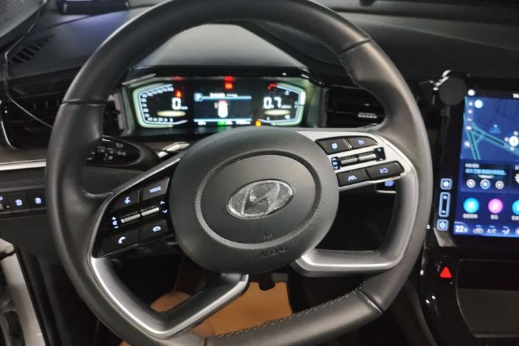 Used Hyundai Custo 2021 270TGDi Prestige LUX Steering Wheel