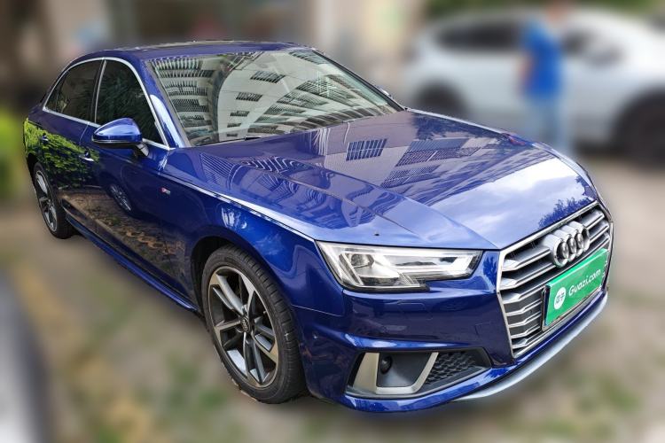 Used Audi A4L 2019 40 TFSI Fashion Edition China VI Emission Standard Front Right 45 Deg