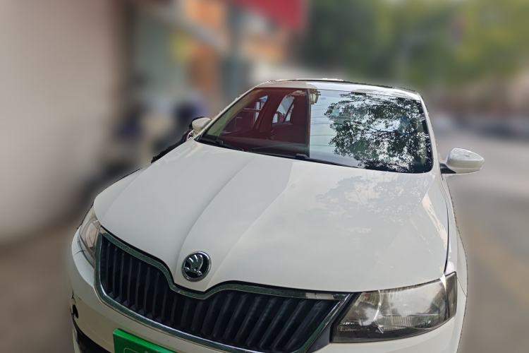 Used Skoda Rapid 2015 1.6L Automatic Smart Selection Model