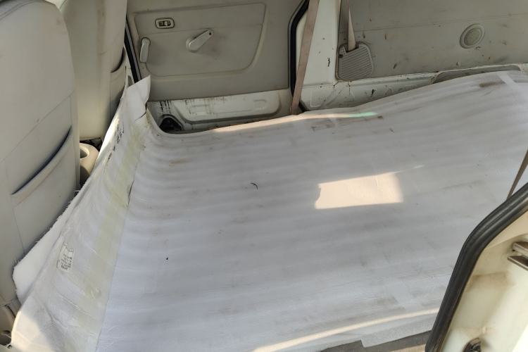 Used Jinbei New Hiace X30L 2018 1.5L Box Truck Wealth Edition DLCG14 Left Rear Seat