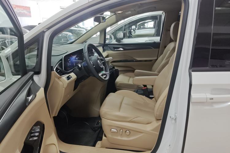 Used Buick GL8 New Energy 2025 Lushang First-Drive Edition 7-Seater Left Front Seat