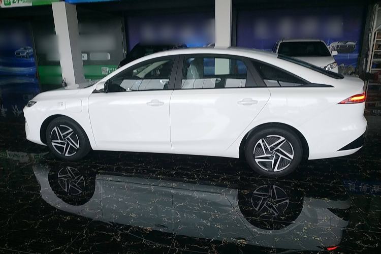 Used Roewe D6 2025 450 km Premium Edition
