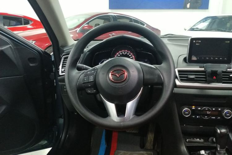 Used Mazda Mazda 3 Axela 2014 Sedan 1.5L Automatic Luxury Model
