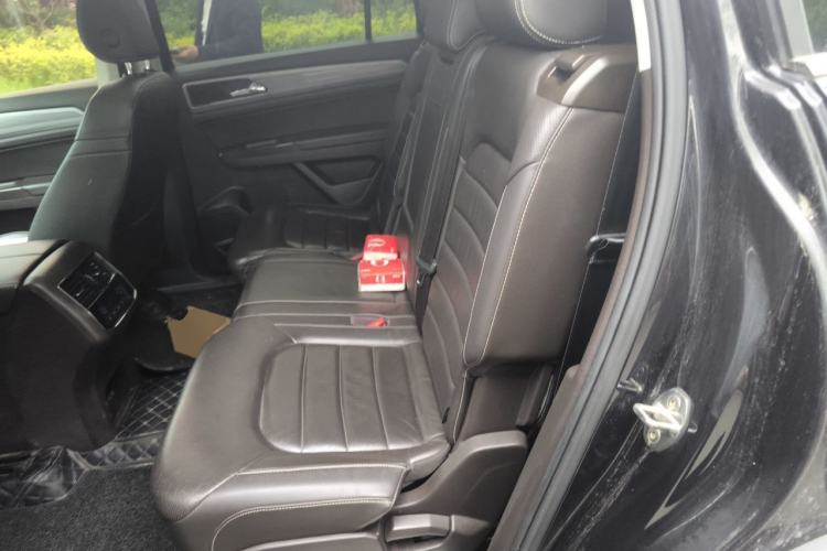 Used Volkswagen Teramont 2017 330TSI Two-Wheel-Drive Luxury Edition Left Rear Seat