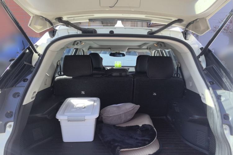 Used Nissan X-Trail 2016 2.0L CVT Smart Enjoyment Version 4WD Trunk