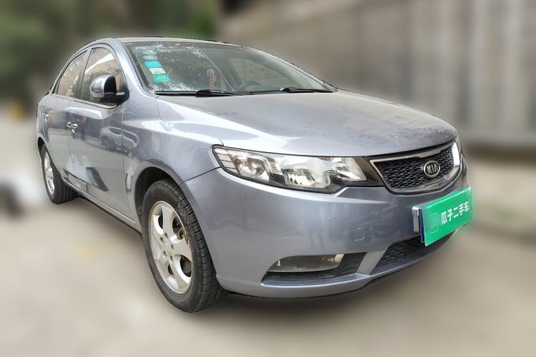 Used Kia Forte 2011 1.6L MT GLS Front Right 45 Deg