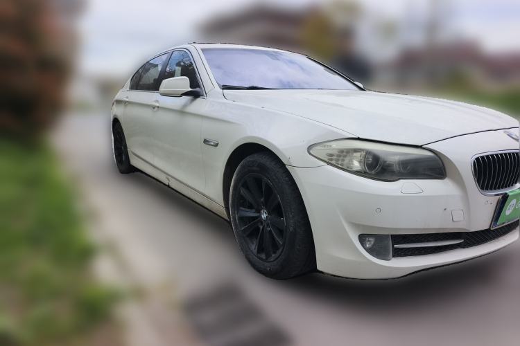 Used BMW 5 Series 2013 525Li Luxury Model Front Right 45 Deg