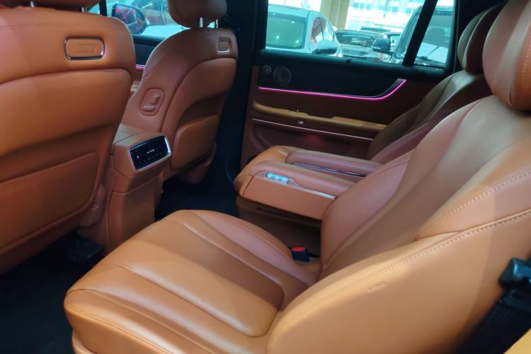 Used Hima AITO M9 2024 Range-Extended Max Edition 42 kWh 6-Seater Version Left Rear Seat