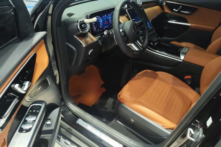 Used Mercedes-Benz GLC 2025 Refreshed GLC 300 L 4MATIC Dynamic Version 5 Seats Driver Seat