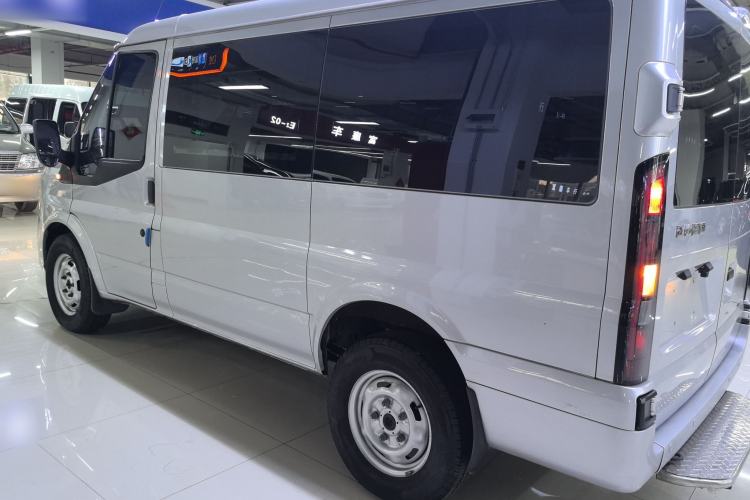 Used JMC Fushun 2023 2.0T Manual Short-Wheelbase Low-Roof Commercial Multi-Purpose Passenger Vehicle 6 Seats with Dual-Opening Tailgate