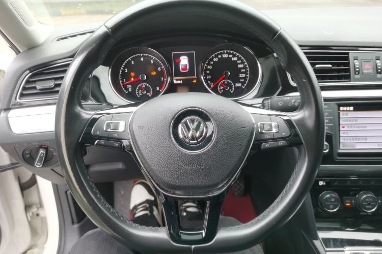 Used Volkswagen Lamando 2017 330TSI DSG Luxury Edition Steering Wheel