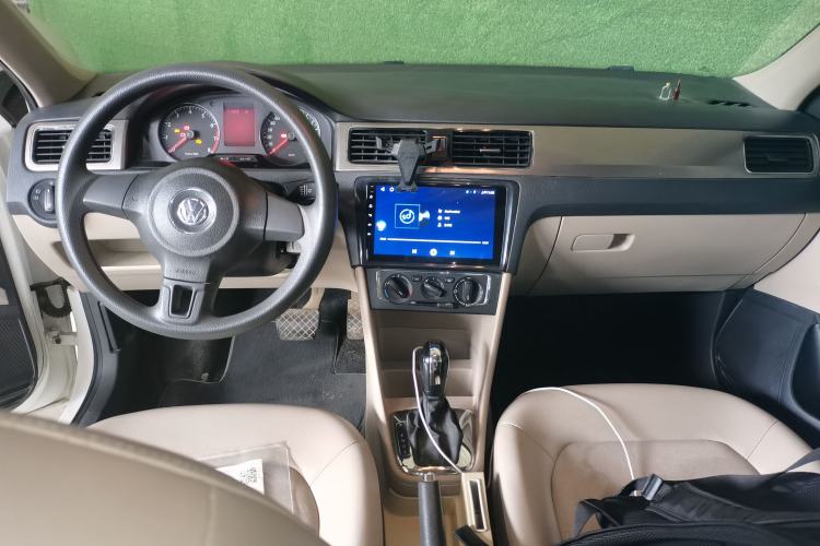 Used Volkswagen Santana 2015 1.6L Automatic Comfort Edition