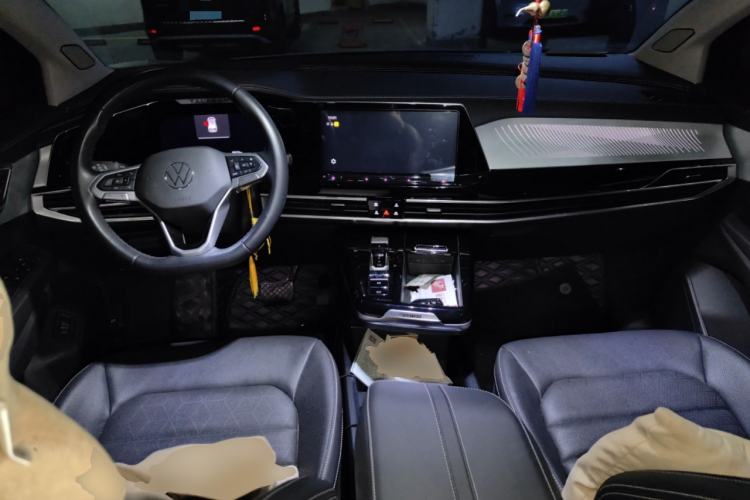 Used Volkswagen Talagon 2022 380TSI All-Wheel-Drive Luxury Prestige Pro 7-Seater Center Console