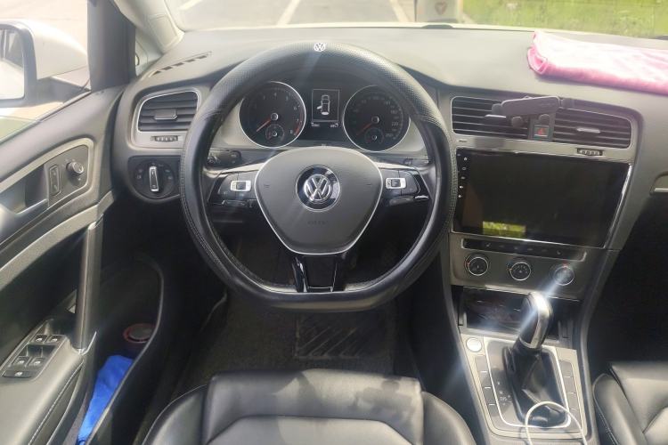 Used Volkswagen Golf 2016 230TSI Automatic Luxury Version Steering Wheel
