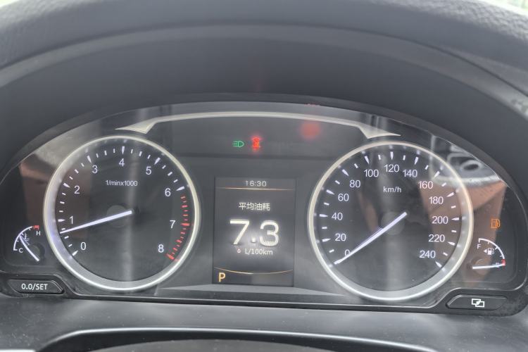 Used Geely Auto Emgrand GT 2016 2.4L Zunya Model Interior 4