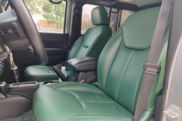 Used Jeep Wrangler 2014 3.0L Sahara Four-Door Edition Left Front Seat