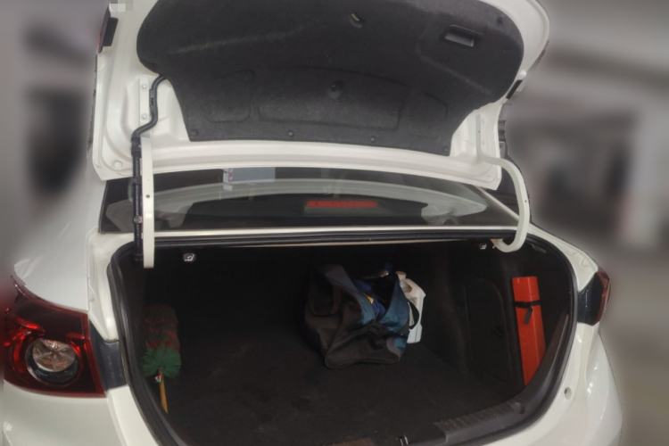 Used Mazda Mazda 3 Axela 2016 Sedan 1.5L Manual Luxury Model
